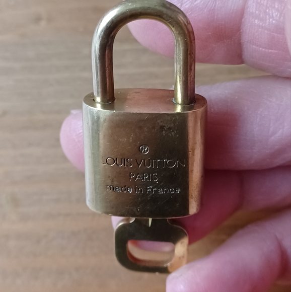 Louis Vuitton #314,LV Lock and Key #314 - Picture 4 of 8